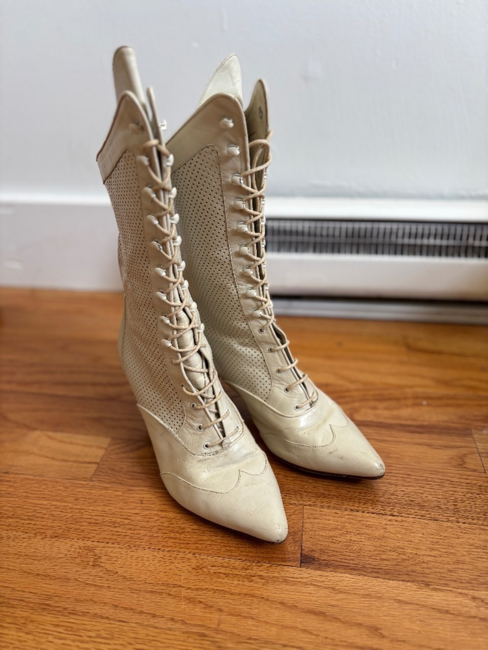 Peter Fox 1980s White Victorian Boots 9B